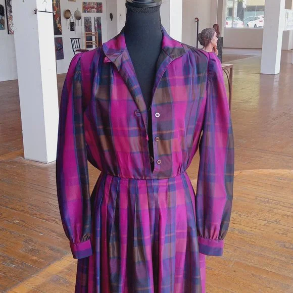Plaid purple long sleeve Button front dress - Picture 10 of 11